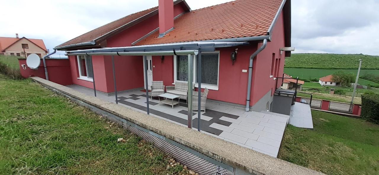 Villa Venezia Egerszalók Exteriör bild